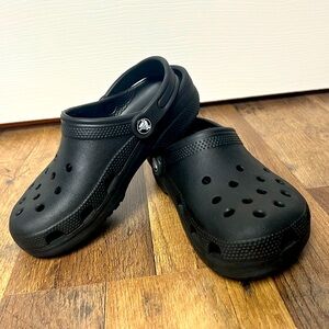 Unisex Black CROCS Big Kid - Junior Size 2